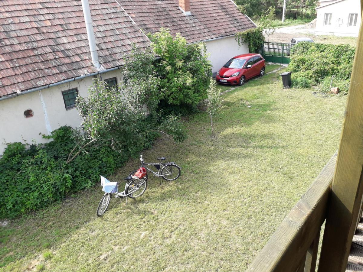 Joevo Het Pihenohaz Villa Poroszló Exteriör bild